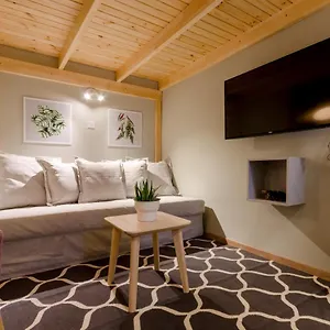  Apartment Cosy In Party District Ak20s